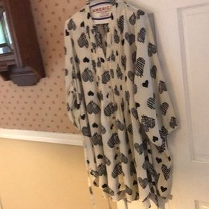 Cute Melissa McCarthy heart tunic